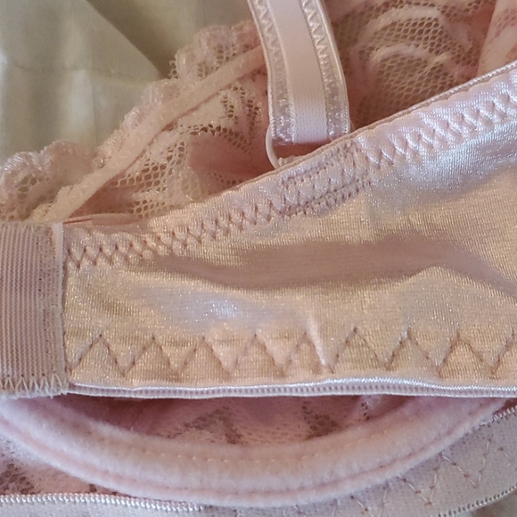 Light pink lace bra 36D. Super sexy - Picture 5 of 12